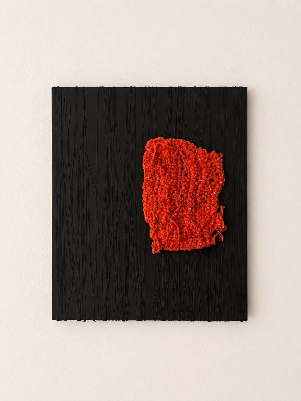 Telasutela — Lana, cotone grezzo e tela su telaio manuale, 2017