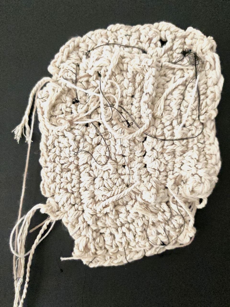Radici Sospese — Fibra grezza nodosa e filo di cotone ceruleo, 2024